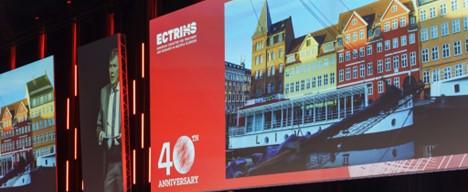 [Diaporama soulignant le 40e anniversaire du congrès de l’ECTRIMS.]