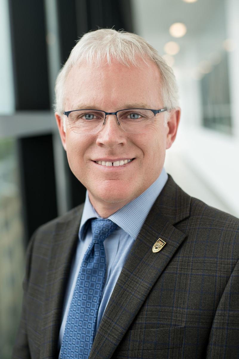 large photo of Dr. Larry Lynd