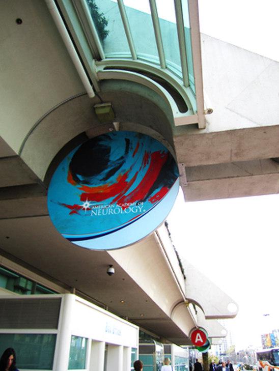 À l’extérieur du San Diego Convention Centre, des affiches annoncent le congrès de l’AAN de 2013.